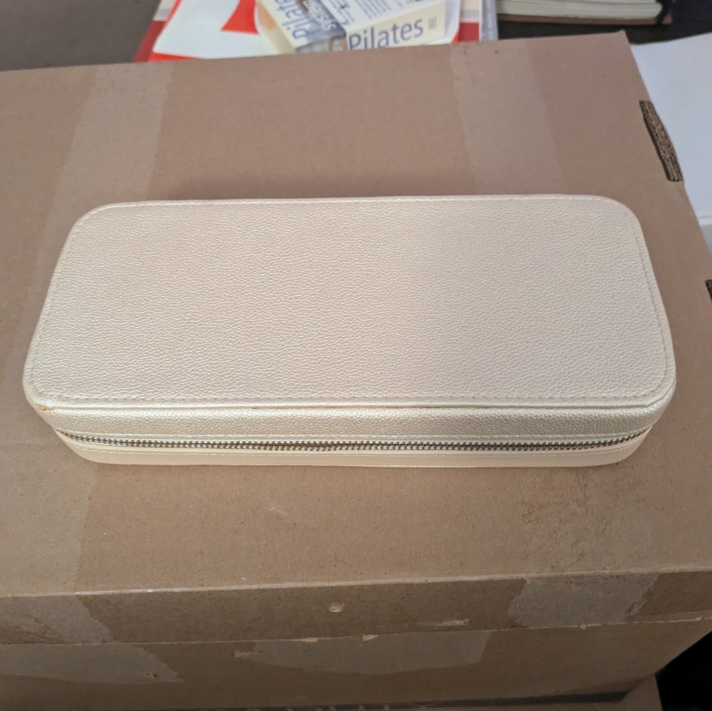Small Jewelry Case - Picture 2 of 3